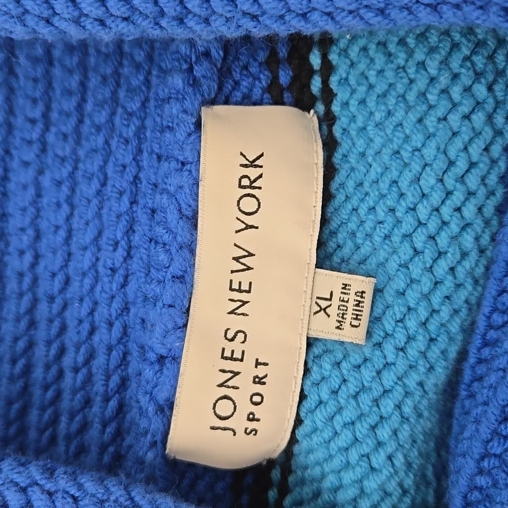 Sweater - Picture 5 of 6